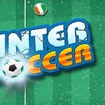 Texten Winter Soccer på en grön fotbollsplan med snöeffekt, samt två bollar med flaggmönster